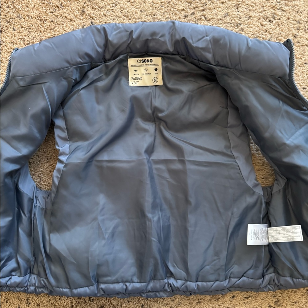 This didn’t fit me and I couldn’t return it so it is brand new without tags